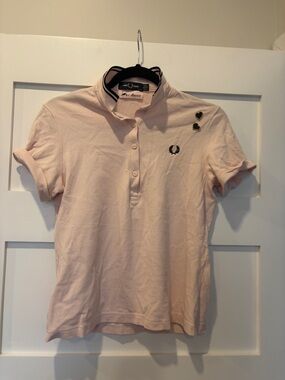 Fred Perry Light Pink Polo Amy Winehouse Foundation with Laurel Wreath
